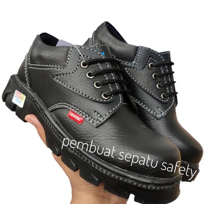 New New Sepatu Safety Slip On King Skn Ujung Besi Anti Slip Tidak Licin Kerja Hotel Kantor Dapur Pom