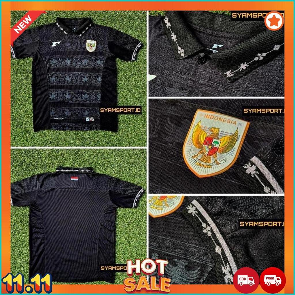 Jersey Kiper Timnas Indonesia Hitam 2025 Detail Logo Timbul Krah Lengan Karet Motif Bordir Elastis |