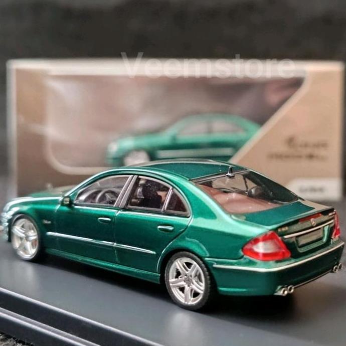 Promo Diecast 1:64 Mercedes Benz E83 W211 British Green [SEGEL] KingModels Diskon