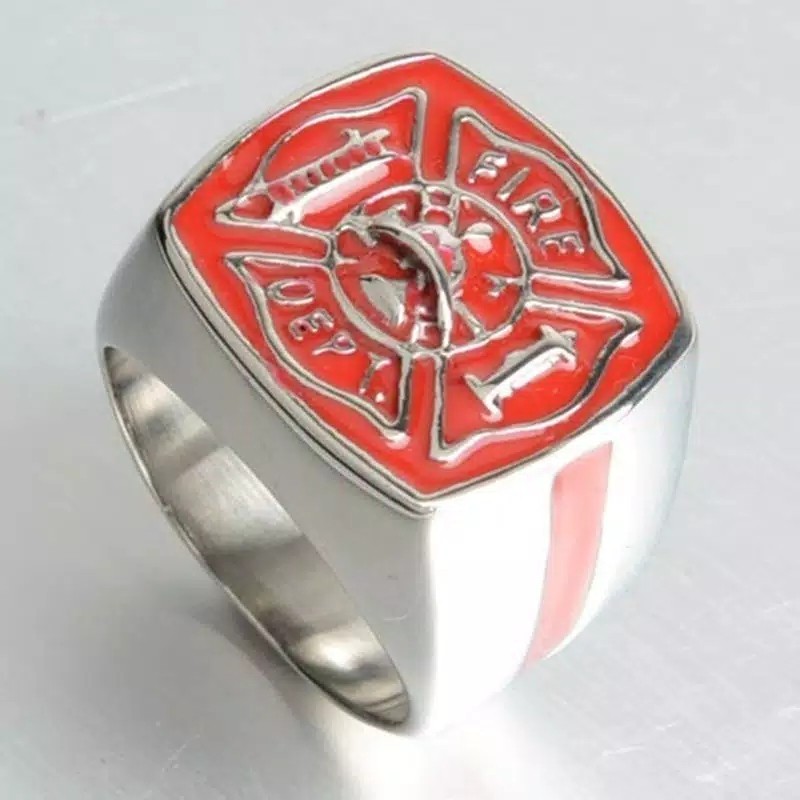 Cincin Pria Motif Simbol Api Merah Perak Desain Simetris Tegas