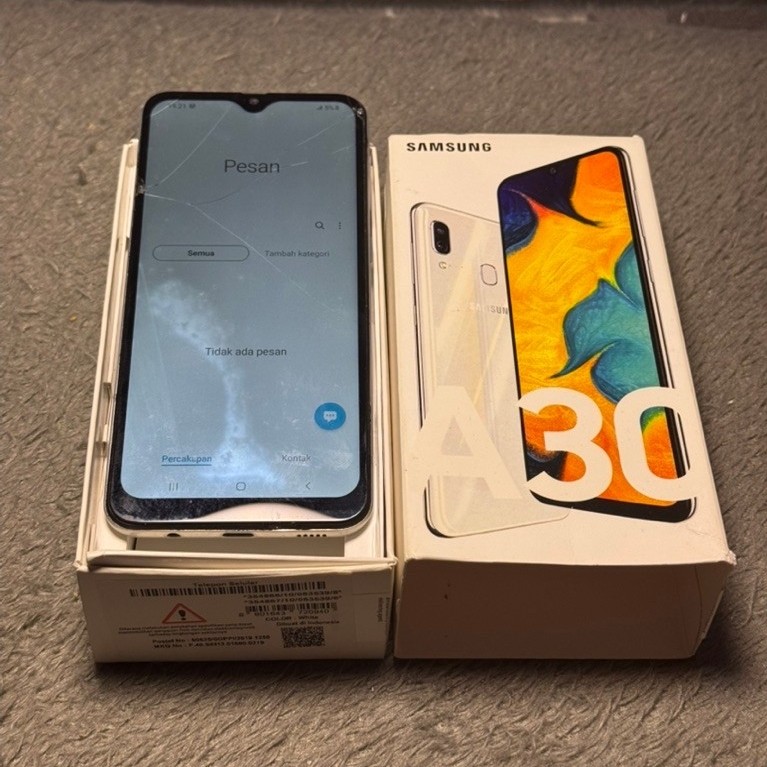 samsung A30 4/64 second minus