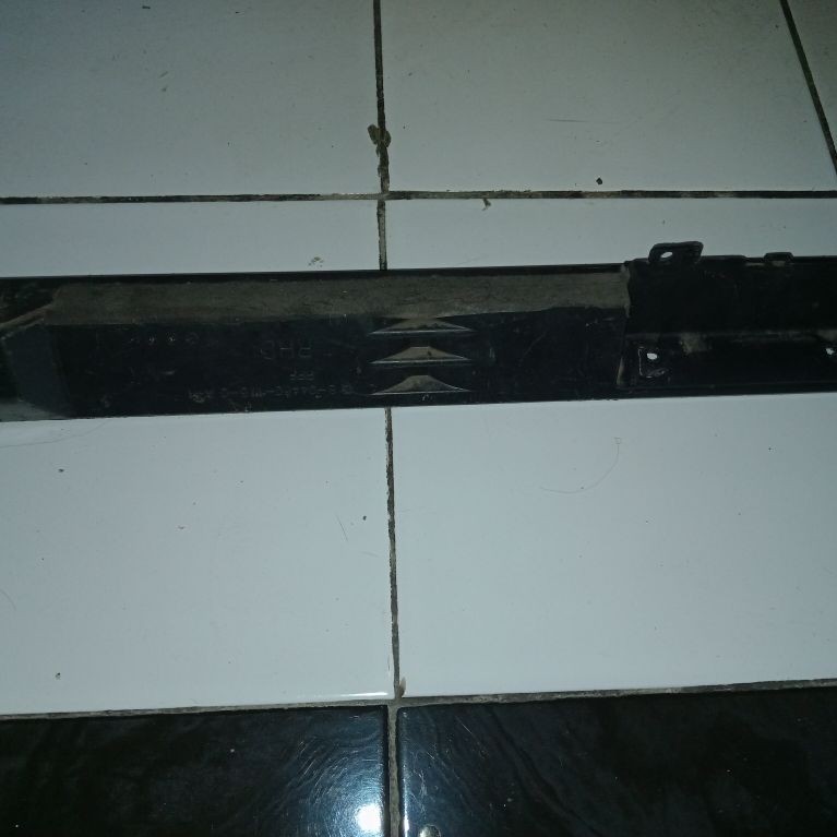 gril ac panther kotak 2.3 1994
