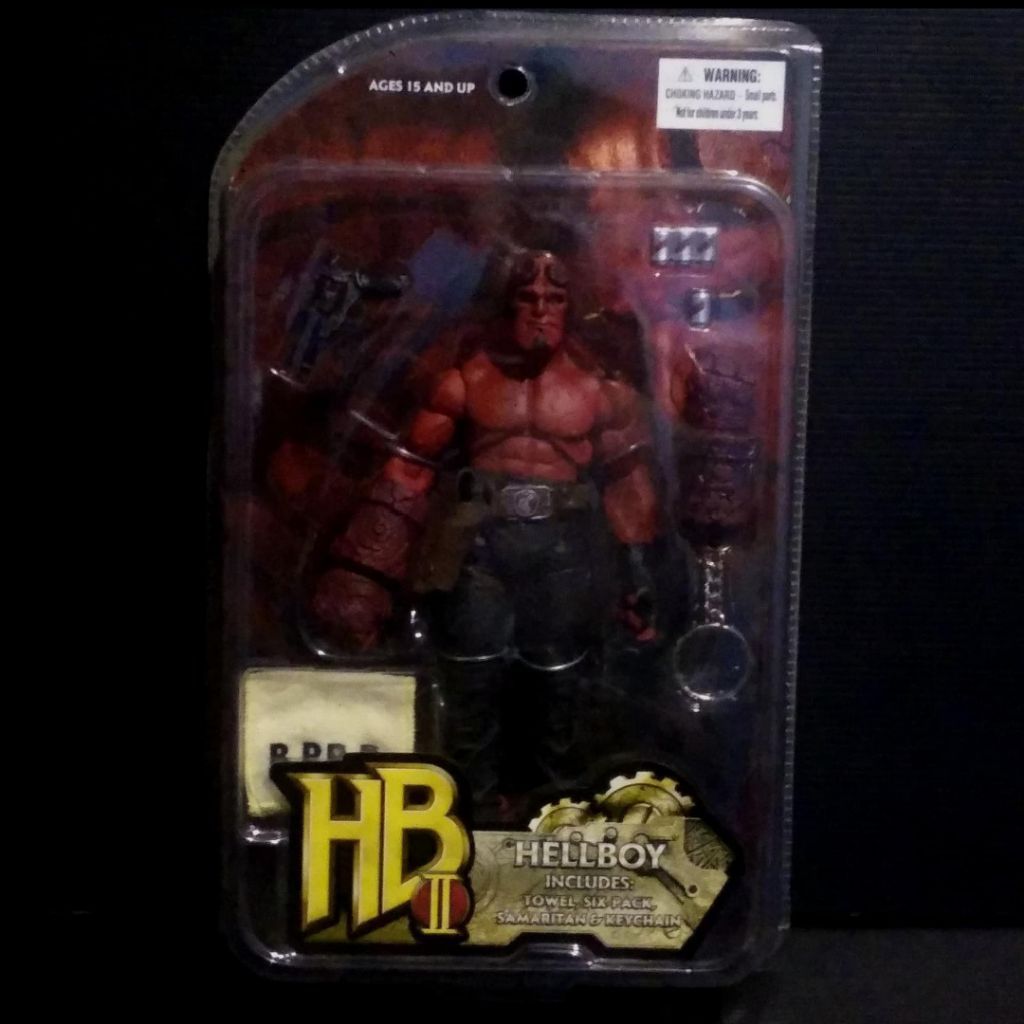 MEZCO HELLBOY ACTION FIGURE ORIGINAL