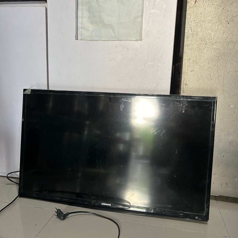 TV LED Samsung 32 Inch Bekas - normal siap pakai