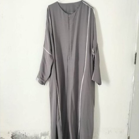 Sofni Line Abaya