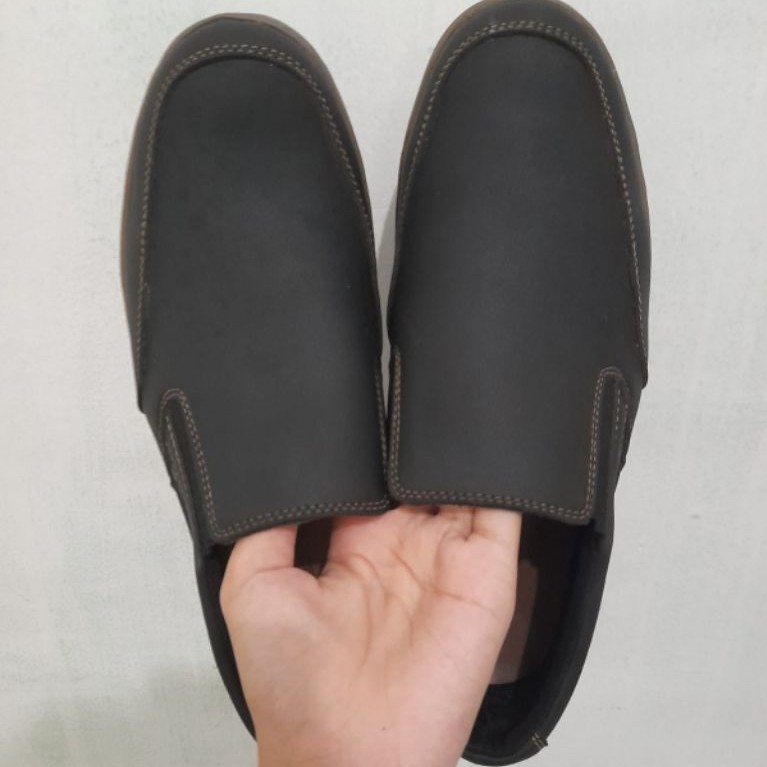 PRELOVED Sepatu Pria Modello Hitam Ukuran 41