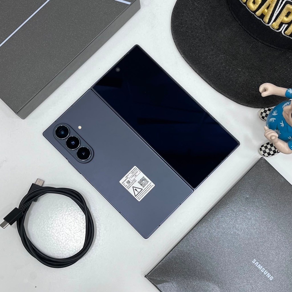 SECOND SAMSUNG Z FOLD 7 256 GB GARANSI RESMI