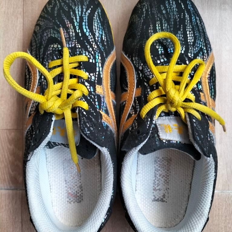Preloved sepatu wushu hitam size 38 sepatu wushu bekas pakai