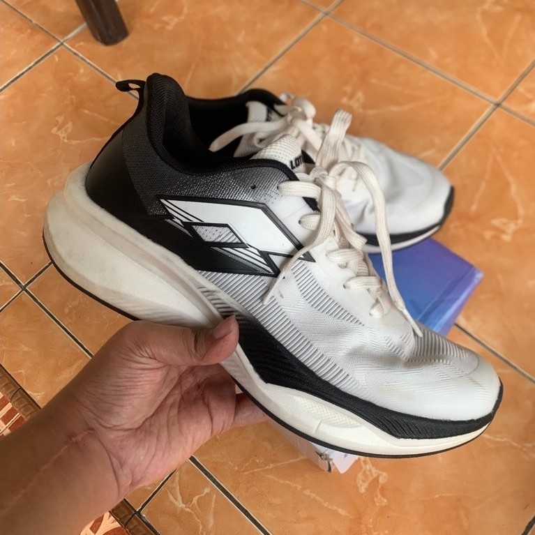 Sepatu Lotto Lyod Running