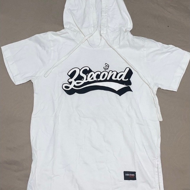 Preloved Atasan Kaos Hoodie Lengan Pendek Putih 3Second size 8years