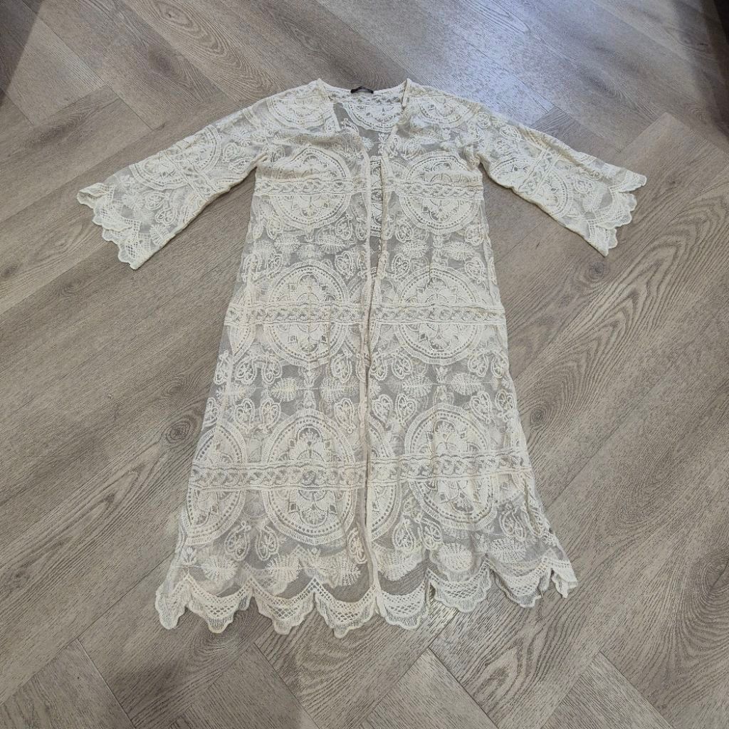 [Fit to L] Preloved outer lace kimono cardigan white beach wear outerwear renda swimsuit cover beige