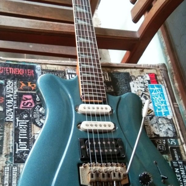 Gitar Updown Tremolo