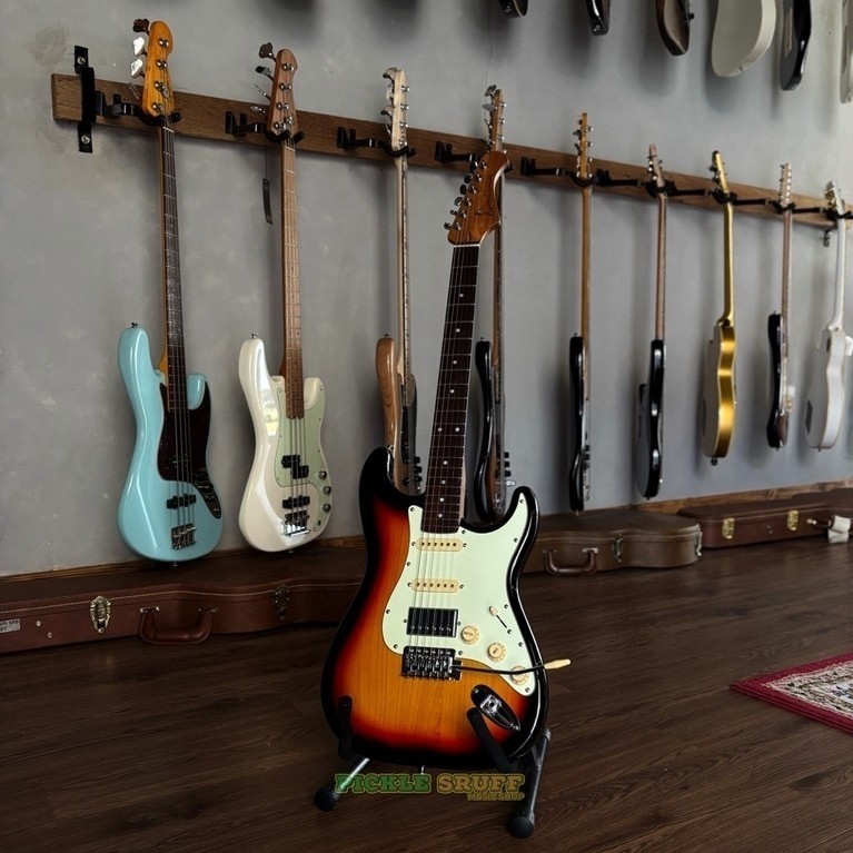 BACCHUS BST 2 RSM/R 3 TONE SUNBURST | GITAR BACCHUS STRATOCASTER