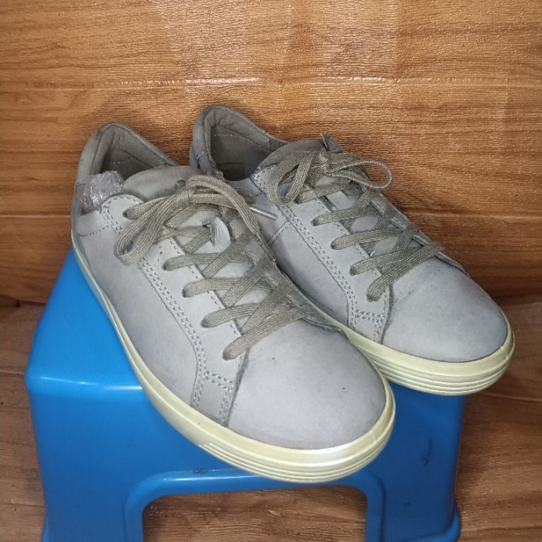 Sepatu Kulit ECCO SOFT size 37