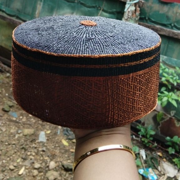 Songko recca, songko khas Bugis, Songko hitam, peci , topi