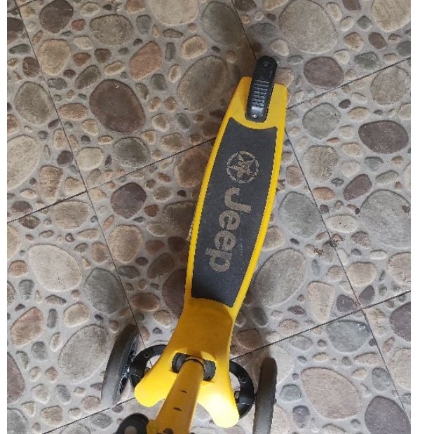 [PRELOVED] Scooter Jeep - Yellow