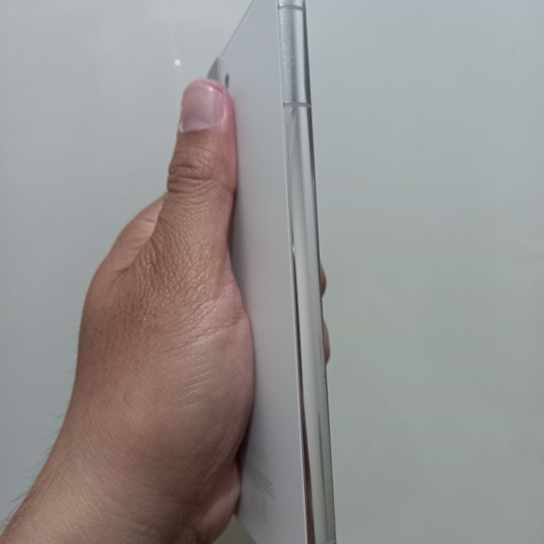 Samsung Galaxy S22+ Plus Ram 8/256Gb Fullset ex inter ada minus dibaca