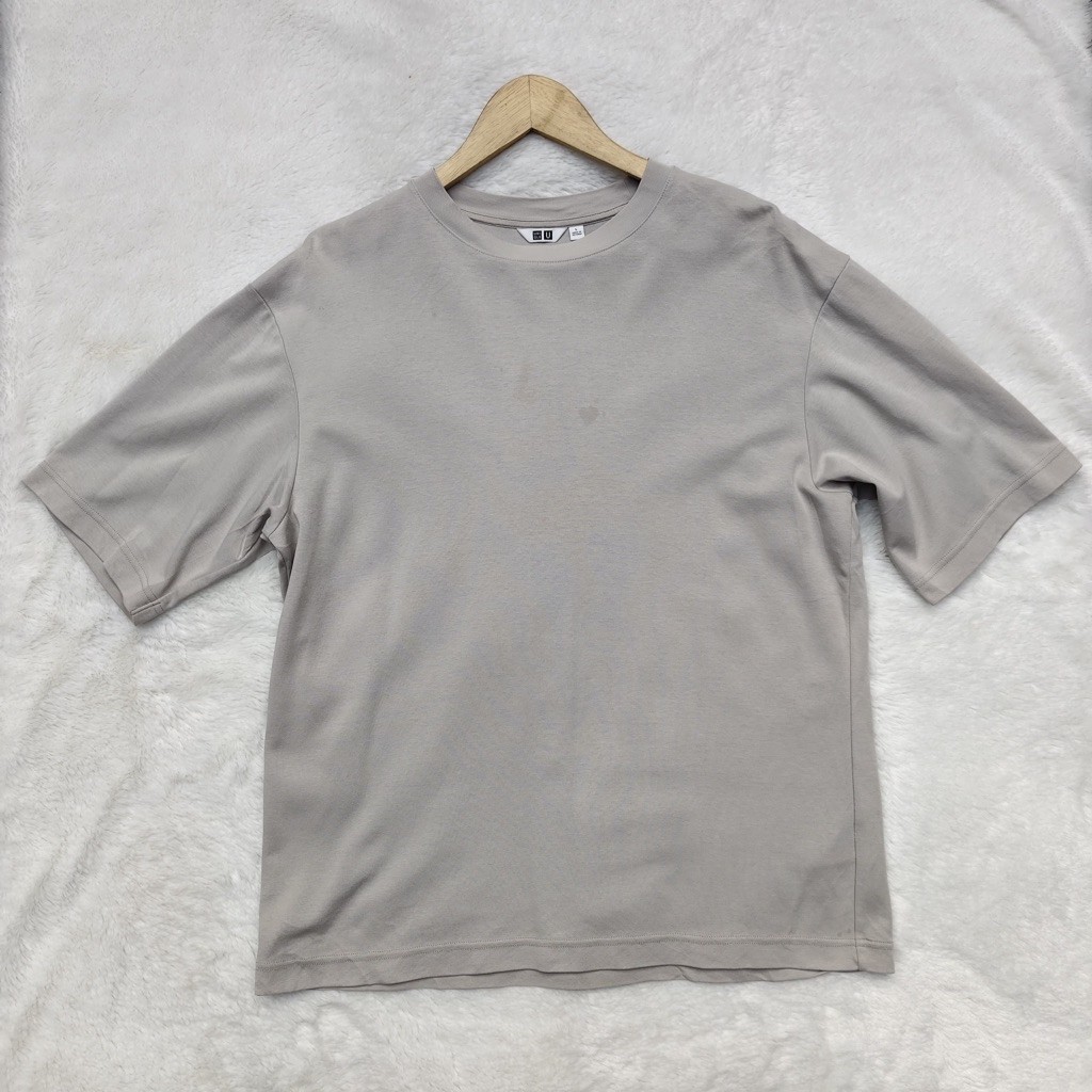 Kaos Uniqlo U Airism Oversized Light Grey