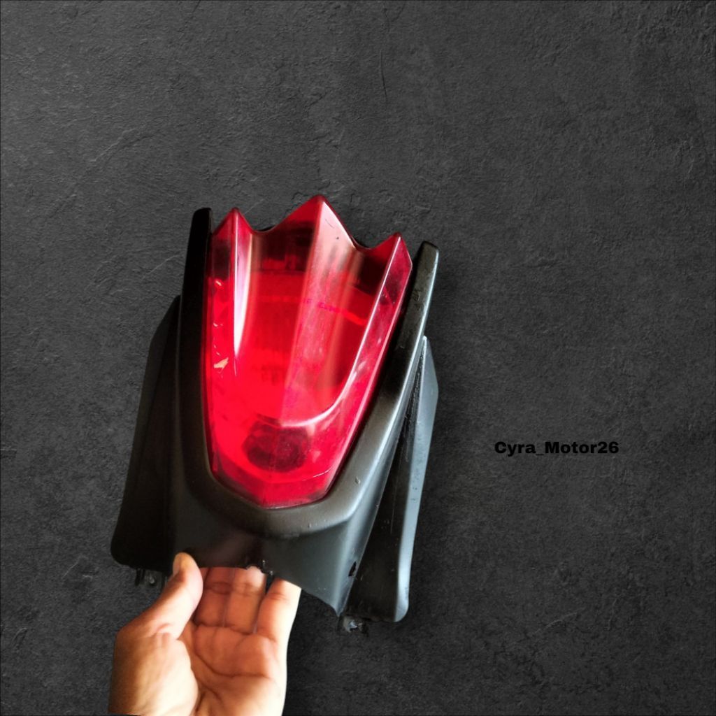 stoplamp reflektor lampu belakang suzuki gsx 150 r gsx 150 s original