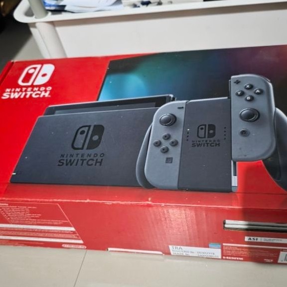 NINTENDO SWITCH V2 GREY OFW SECOND (BONUS 3 PCS KASET GAME ORI, HARDCASE, DLL)