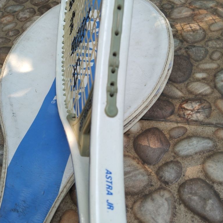 bekas prelovode Raket tenis Yonex Astra jR