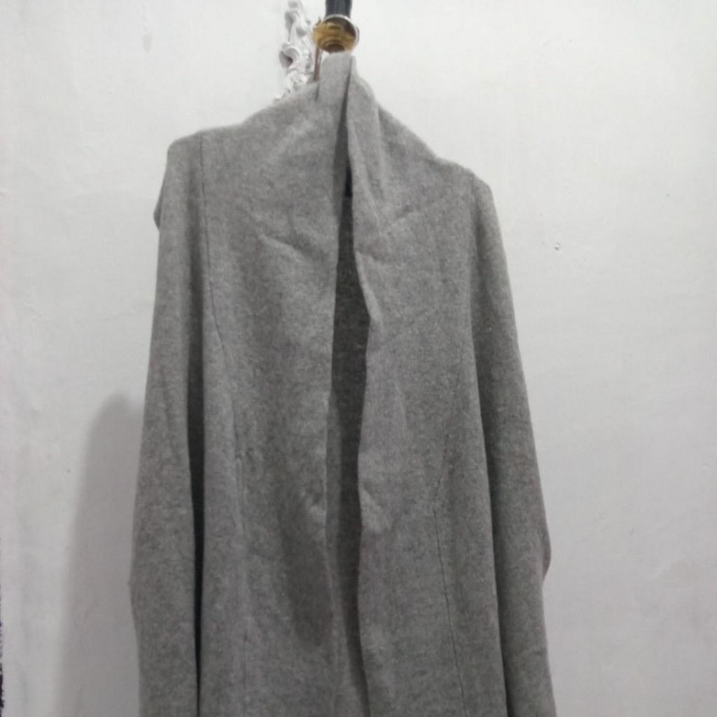 Outer Berbulu Wanita Abu All Size