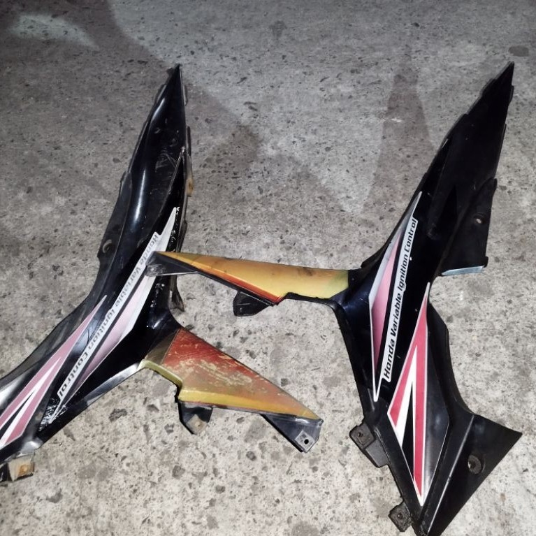 Sambungan Body Belakang Honda Blade 125 Karbu Original Copotan