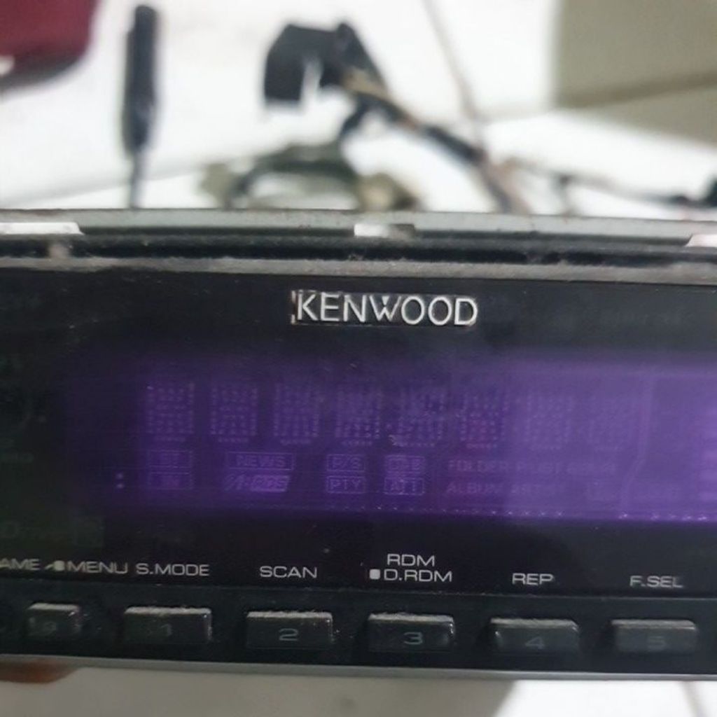 Dvd player Car merk KENWOOD MODEL KDC-7529 BEKAS.