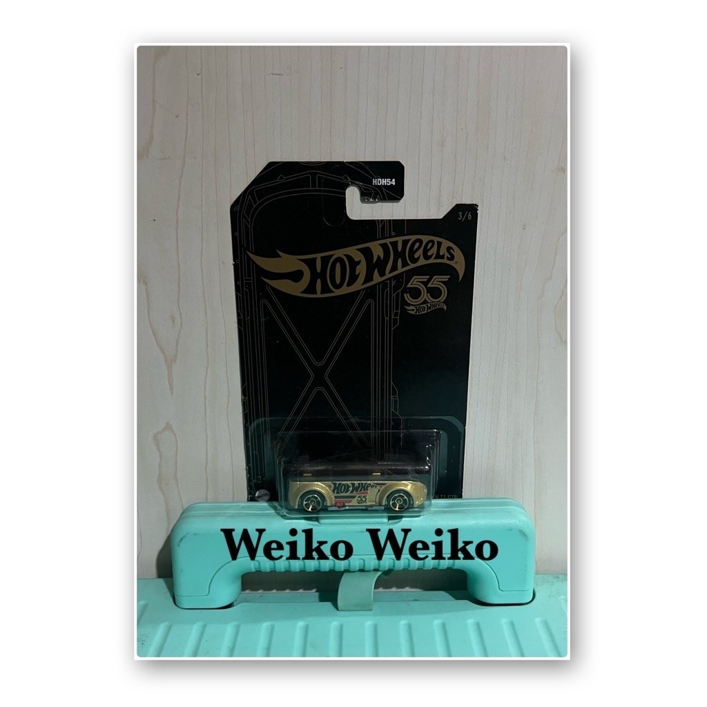 Hotwheels 55years volkswagen T1-gtr gold