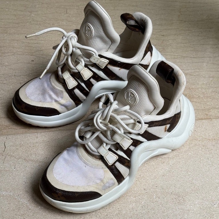 Preloved Lv archlight sneaker white