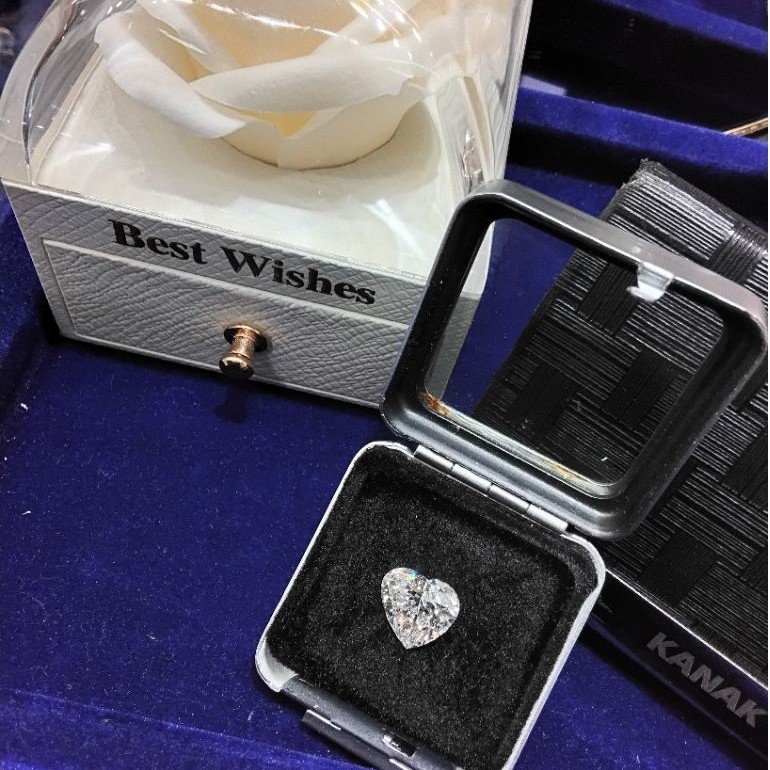 Heart Brilliant 5.04 Carat,F,VVS 2,Lab Grown Diamond