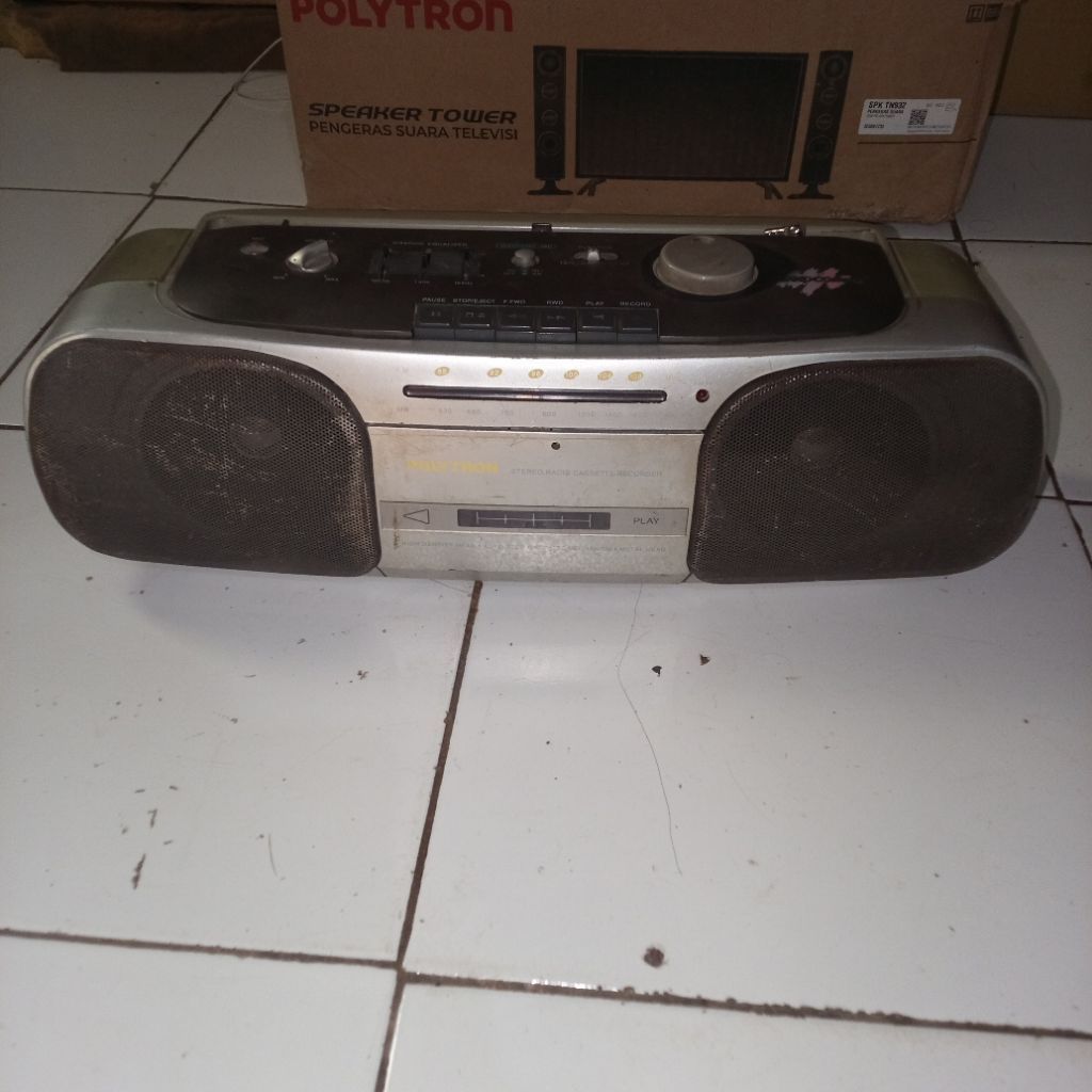 radio  Polytron compo