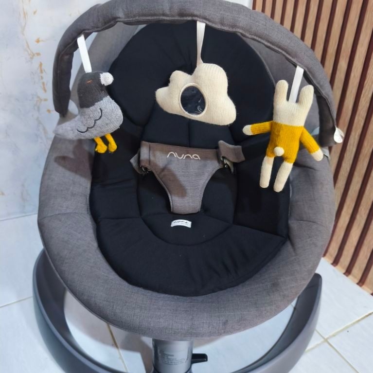 Ayunan bayi bouncer baby swing Nuna Leaf Grow 2019 bisa Recline kondisi preloved like new sudah laun