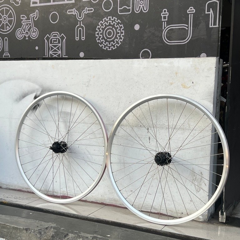 WHEELSET 700C ARAYA AR713 HUB BITEX BEARING SILVER CHROME 36 HOLE NOS