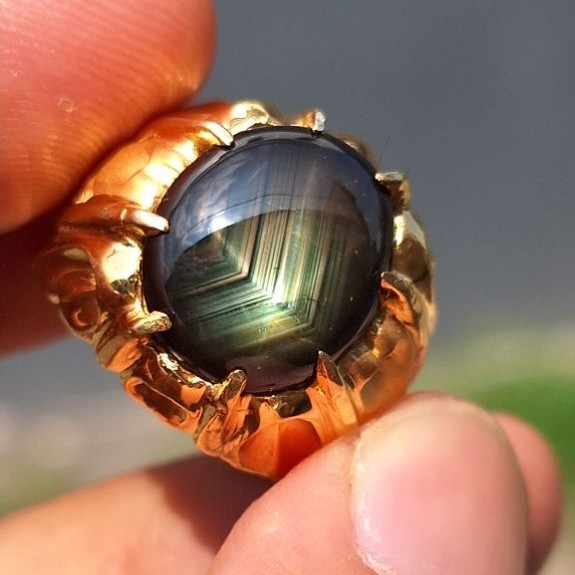 Bangsing kresnadana / Black sapphire thailand