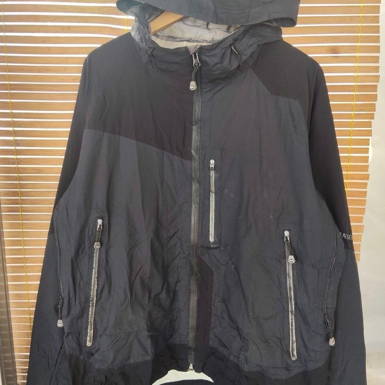 jaket HELLY HANSEN gorpcore