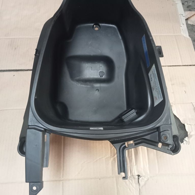 box helm bagasi honda Genio 2019/2023 kode koj original copotan