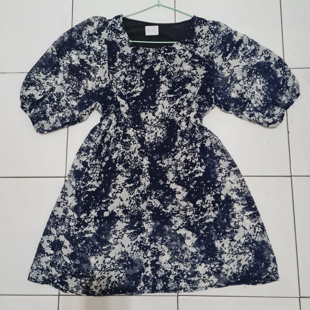 [preloved] Gaun biru Dongker, pinggang karet, lengan model balon. [nsa306]
