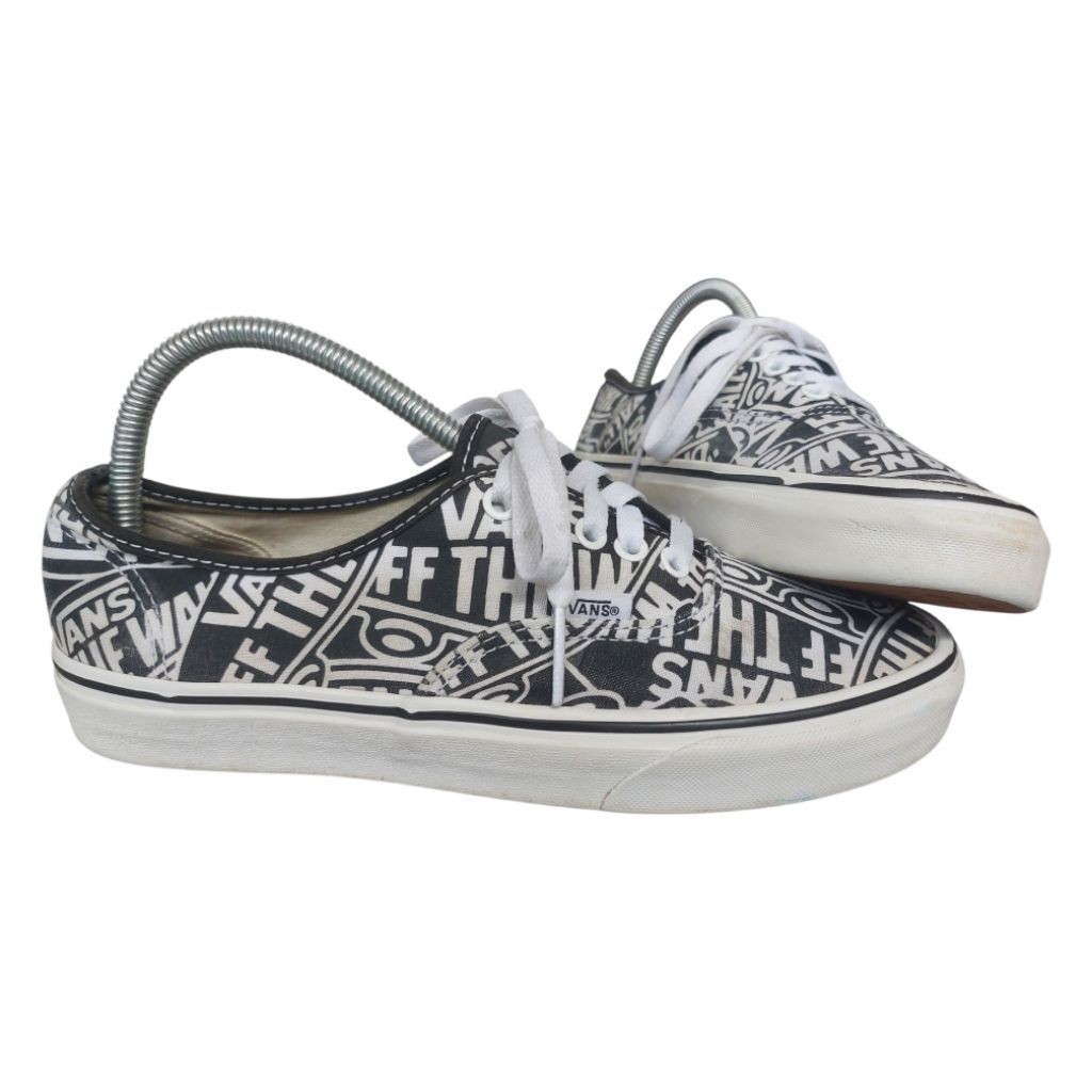 Sepatu second Vans Authentic Motif size 41,5