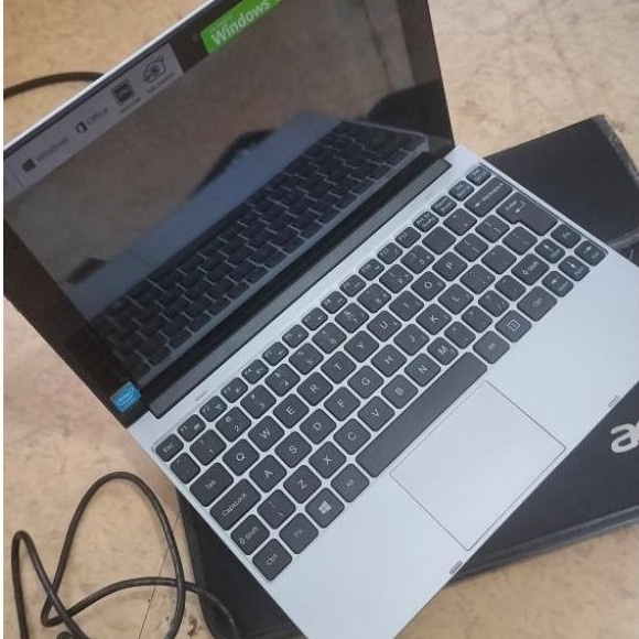 Acer PC laptop set lengkap