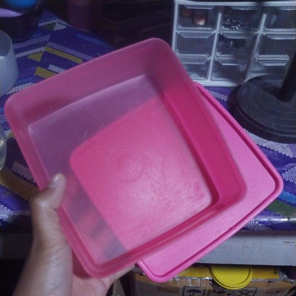 SECOND TUPPERWARE LSA LARGE SQUAREAWAY 600ml