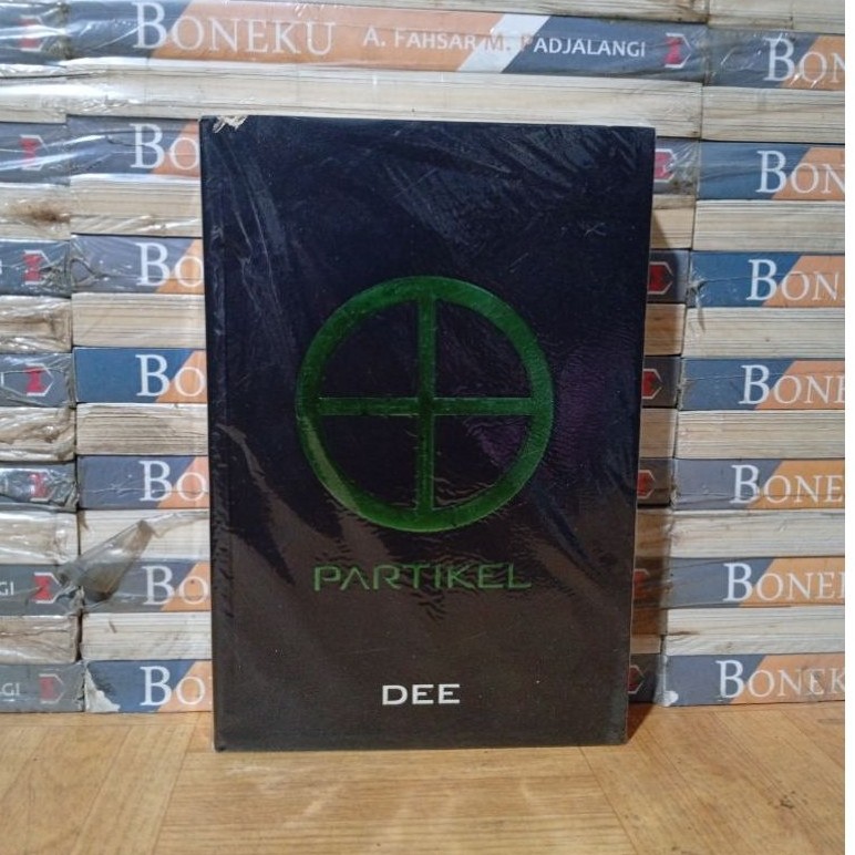 PARTIKEL DEE