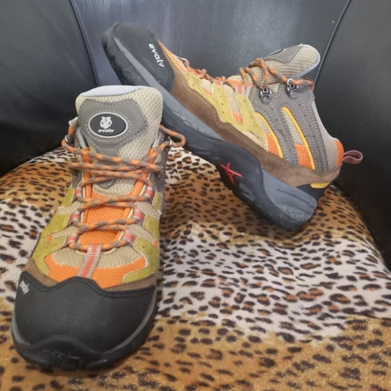 Sepatu Hiking Evolv