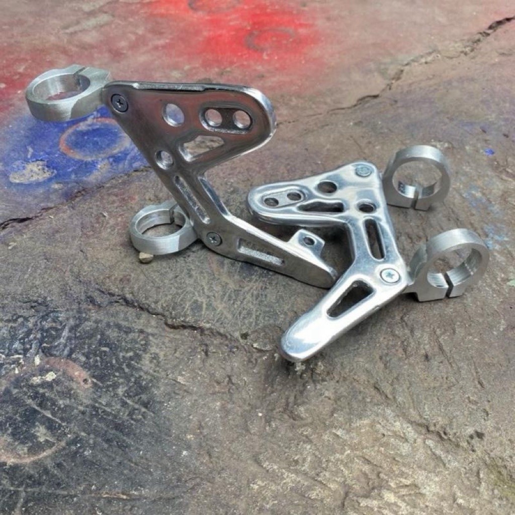 Dudukan lampu rxking cnc Breket Kupingan lampu cnc RX king