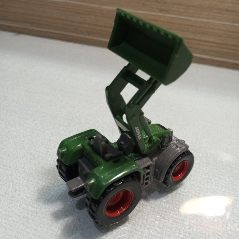 SIKU Tractor blue 1pc/truck/ heavyduty/sportcar/supercar/ unik car/ cute car/ limited edition / hadi