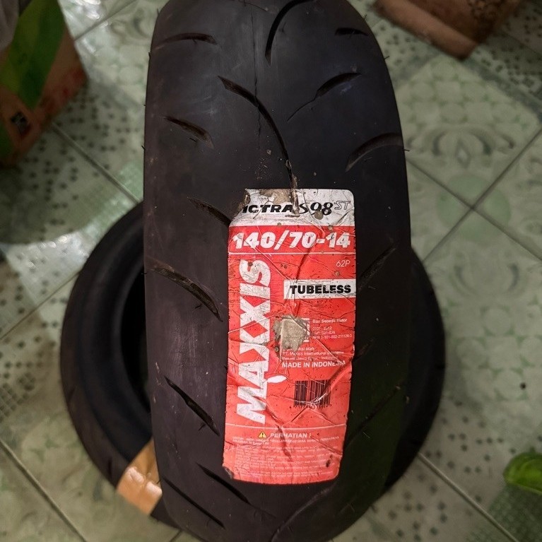 BAN LUAR MAXXIS VICTRA S98 140/70 RING 14 MAXXIS AEROX