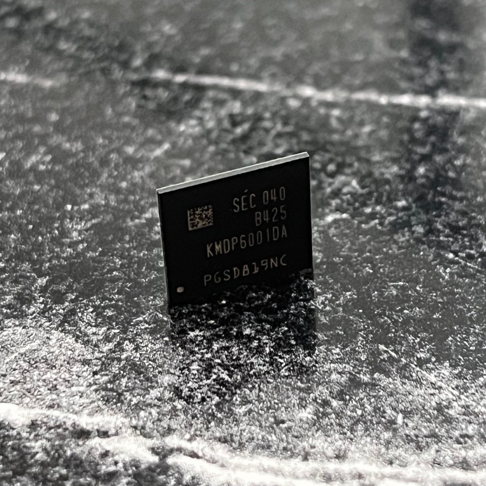 EMMC KMDP6001DA BGA 254 4/64 Gb