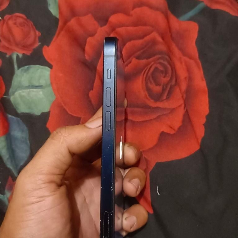 iphone 12 lupa iCloud serta restrat restrat. cocok utk teknisi yg cari bahan kanibalan atau ingin me