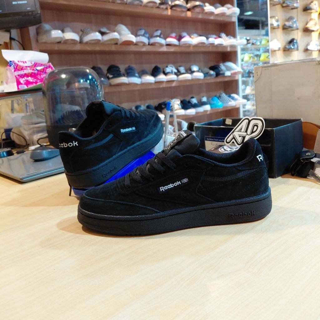 Reebok Club C85 Triple Black