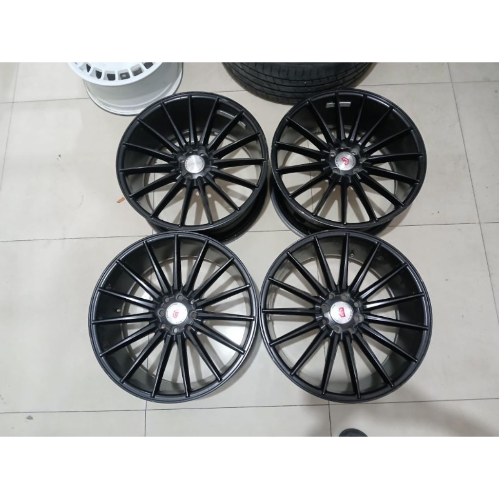 VELG MOBIL RAIZE, ROCKY R18 VELG VOSSEN R18 LEBAR 8 PCD 4X100/4x114 ET 40